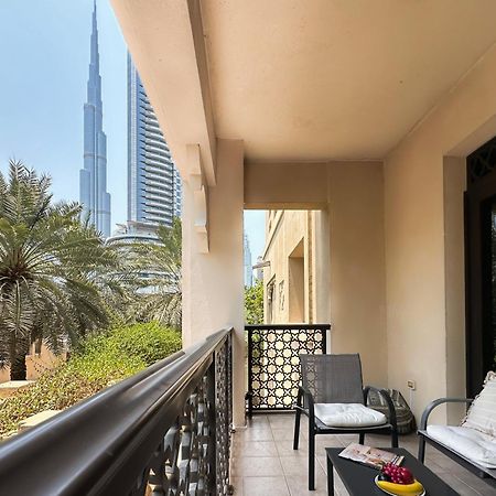 Апартаменты Trophy 2Br Aladdin Estate W Burj Khalifa View Дубай Экстерьер фото