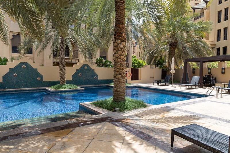Апартаменты Trophy 2Br Aladdin Estate W Burj Khalifa View Дубай Экстерьер фото