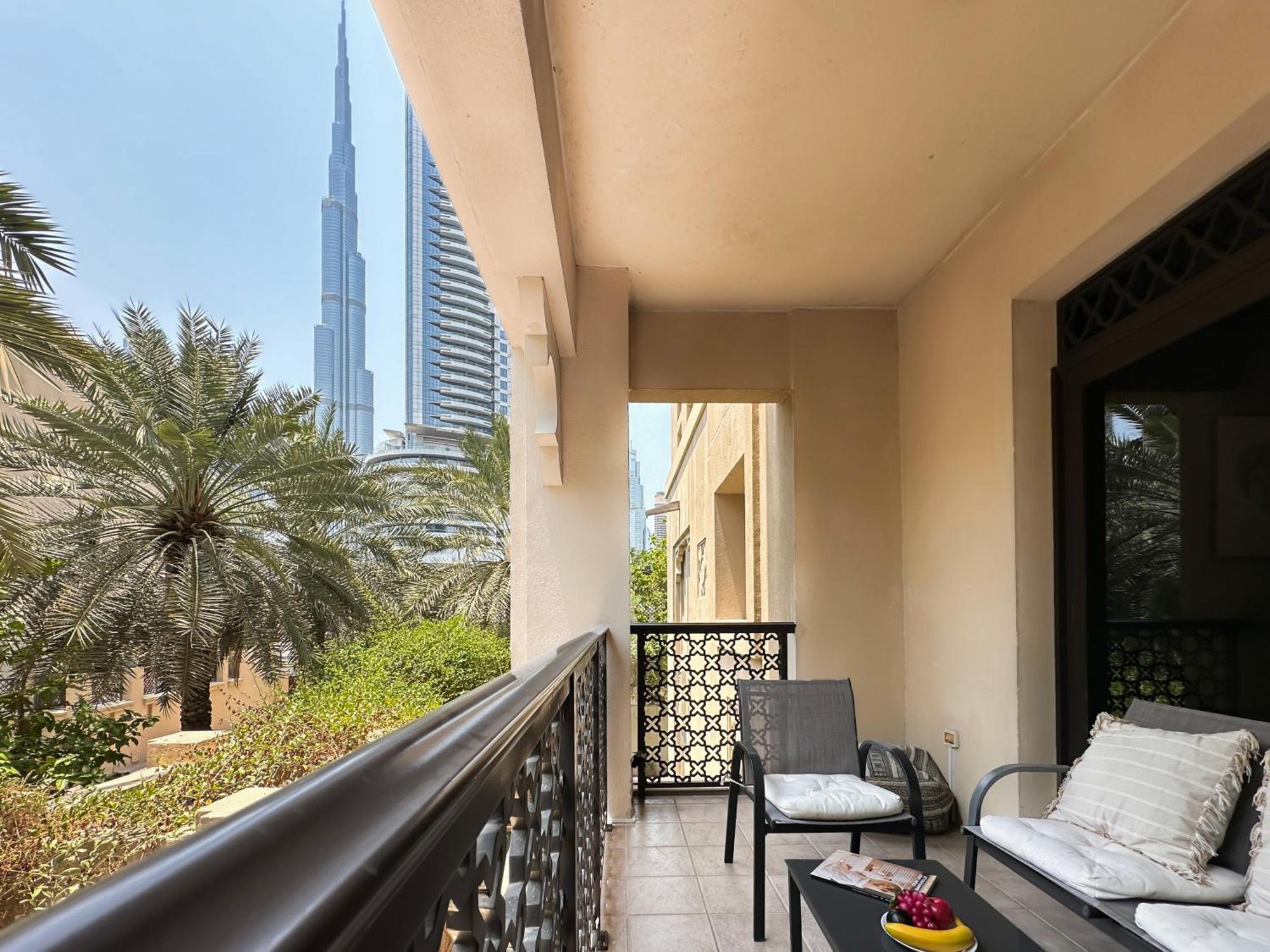 Апартаменты Trophy 2Br Aladdin Estate W Burj Khalifa View Дубай Экстерьер фото