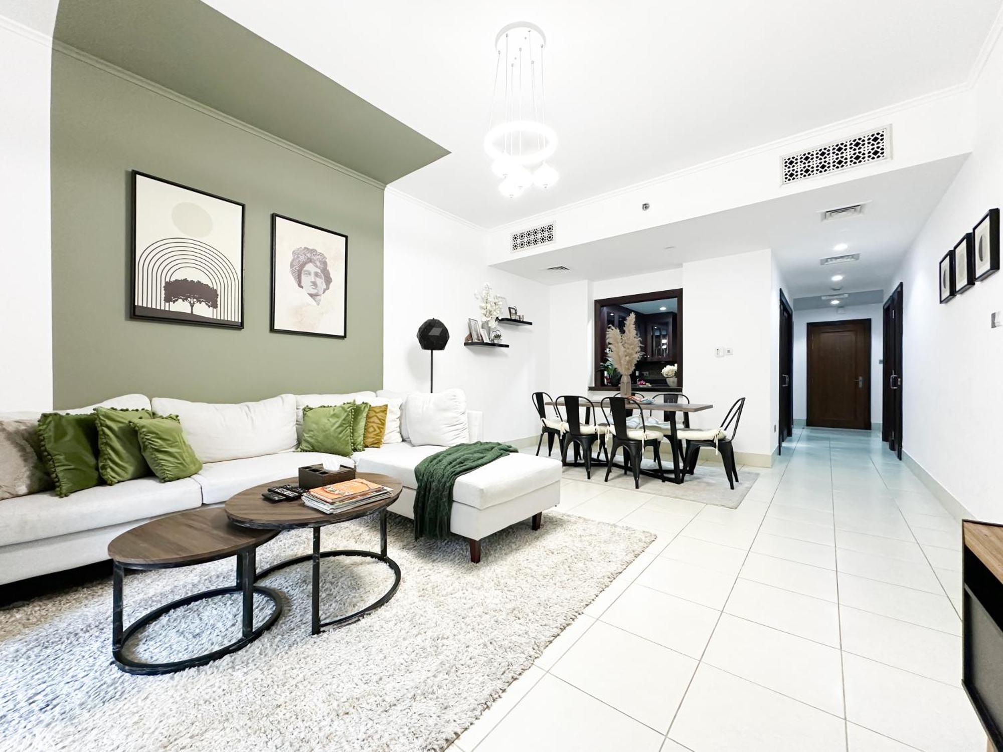 Апартаменты Trophy 2Br Aladdin Estate W Burj Khalifa View Дубай Экстерьер фото